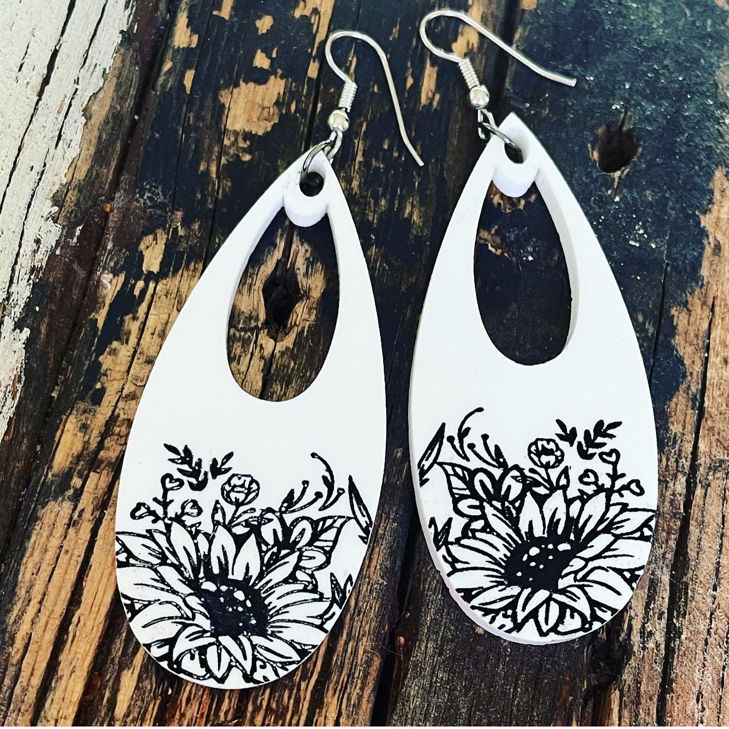 Helianthus long teardrop