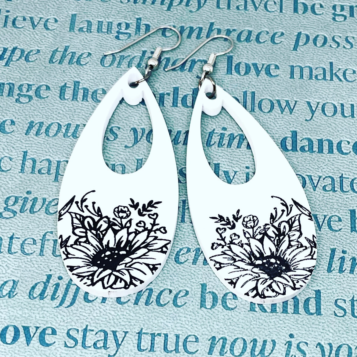 Helianthus long teardrop